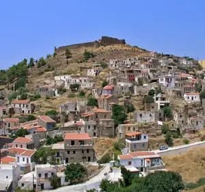 Volissos Dorf im Nordwesten von Chios mit Burg und Küstenblick