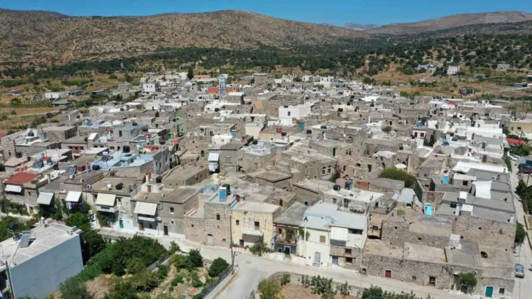 Olympoi Dorf auf Chios mit traditioneller Architektur