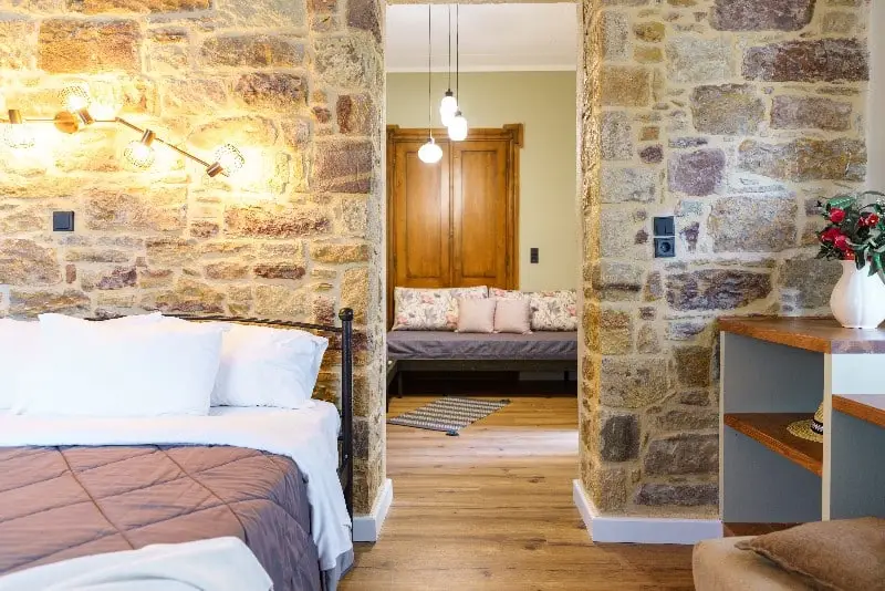 Standard room 1 in Chios - spacious room with double and single beds - Voulamandis House